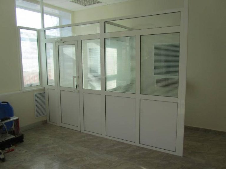 Кассовые кабинки из алюминиевого профиля в Бологое