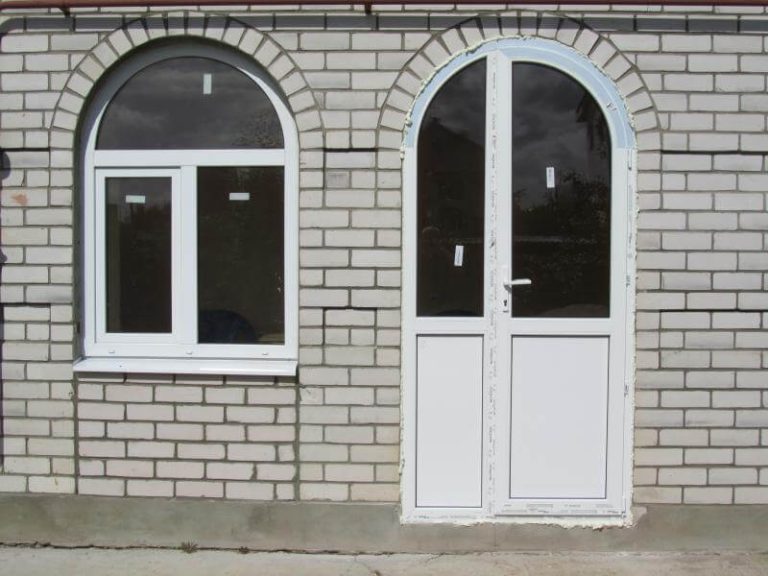 Арочная дверь