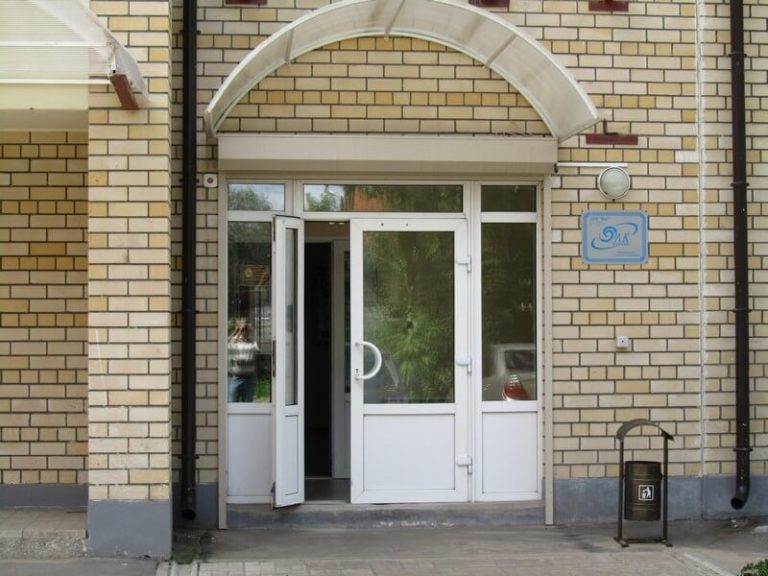 Входная группа ПВХ ул. Трудолюбия 2007г.