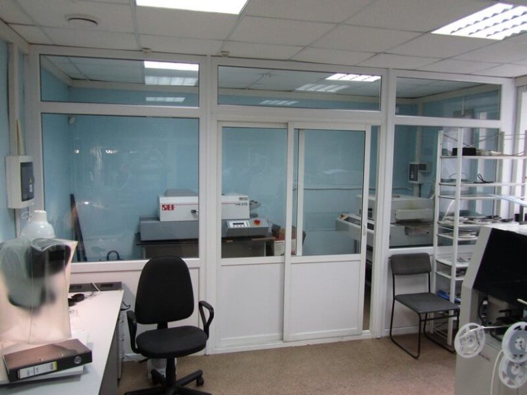 Перегородка ПВХ раздвижная. 2009г.