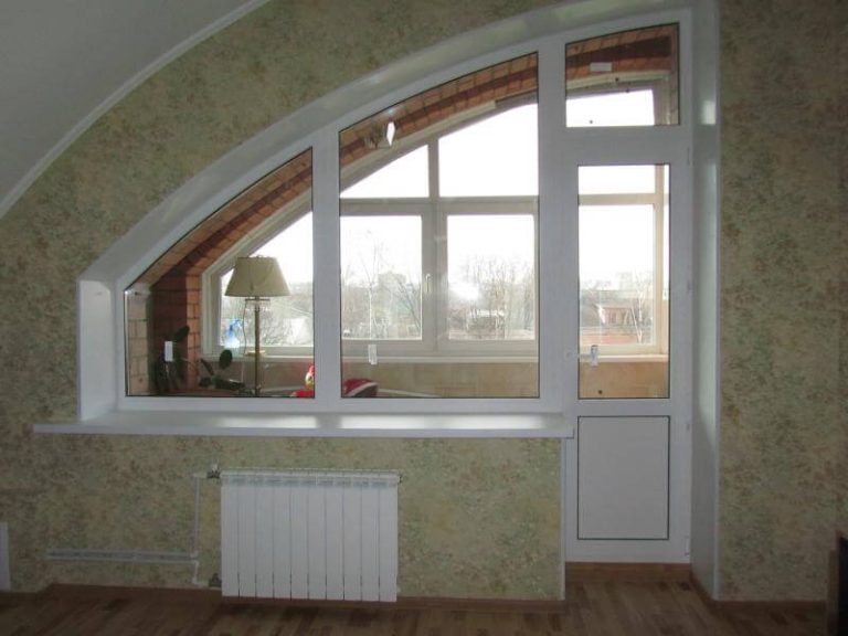 Арочный балконный блок