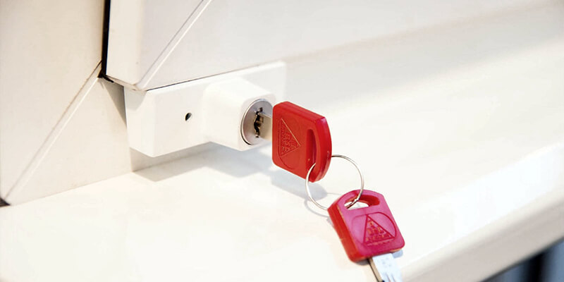 Накладной замок для окна