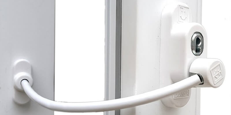 Замок на окно с тросом